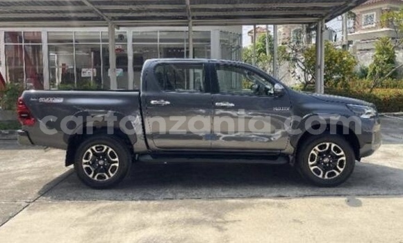 Buy Used Toyota Hilux White Car in Dar es Salaam in Dar es Salaam Buy Used Toyota Hilux White Car in Dar es Salaam in Dar es Salaam