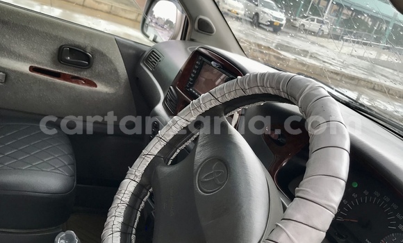 Nunua Ilio tumika Toyota Noah Fedha Gari ndani ya Dar es Salaam nchini Dar es Salaam