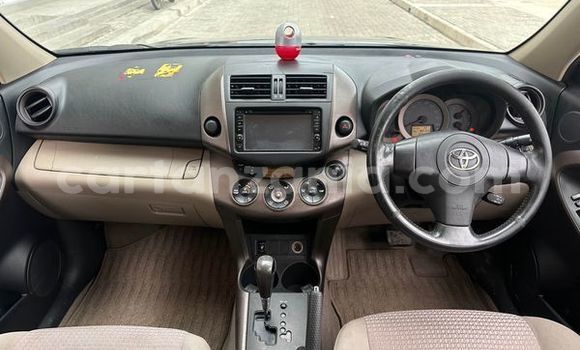 Nunua Ilio tumika Toyota Vanguard Nyingine Gari ndani ya Dar es Salaam nchini Dar es Salaam