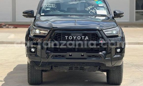 Nunua Ilio tumika Toyota Hilux Nyingine Gari ndani ya Dar es Salaam nchini Dar es Salaam