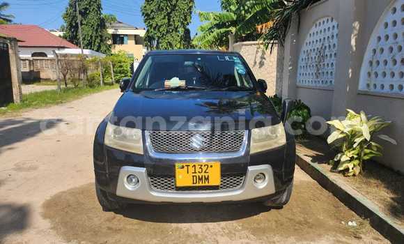 Nunua Ilio tumika Suzuki Escudo Bluu Gari ndani ya Dar es Salaam nchini Dar es Salaam