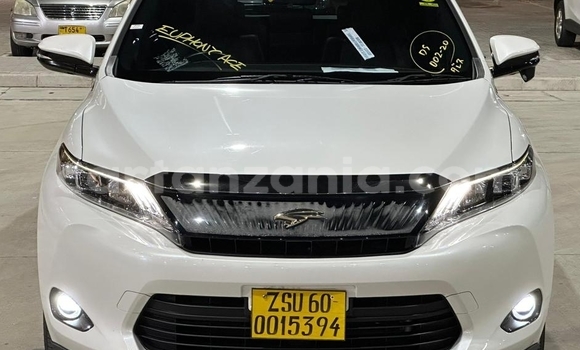 Nunua Imported Toyota Harrier Nyeupe Gari ndani ya Dar es Salaam nchini Dar es Salaam