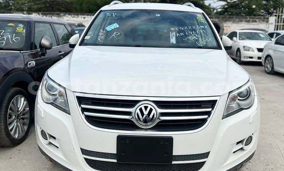 Nunua Imported Volkswagen Tiguan Nyeupe Gari ndani ya Dar es Salaam nchini Dar es Salaam