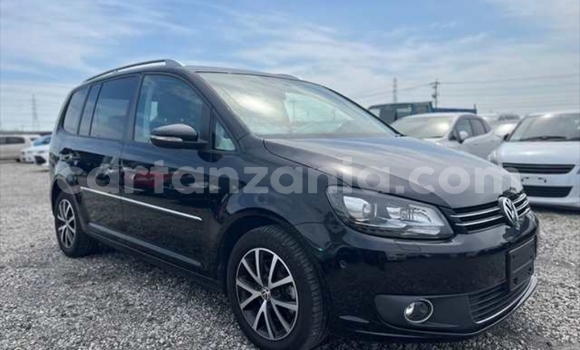 Nunua Imported Volkswagen Touran Nyeusi Gari ndani ya Dar es Salaam nchini Dar es Salaam Nunua Imported Volkswagen Touran Nyeusi Gari ndani ya Dar es Salaam nchini Dar es Salaam