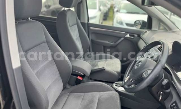 Nunua Imported Volkswagen Touran Nyeusi Gari ndani ya Dar es Salaam nchini Dar es Salaam Nunua Imported Volkswagen Touran Nyeusi Gari ndani ya Dar es Salaam nchini Dar es Salaam