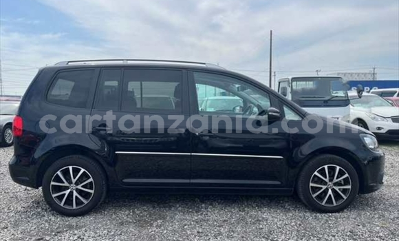 Nunua Imported Volkswagen Touran Nyeusi Gari ndani ya Dar es Salaam nchini Dar es Salaam Nunua Imported Volkswagen Touran Nyeusi Gari ndani ya Dar es Salaam nchini Dar es Salaam