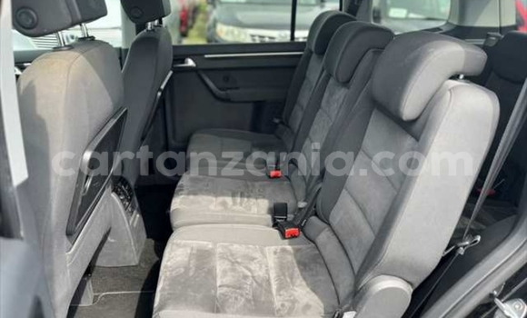 Nunua Imported Volkswagen Touran Nyeusi Gari ndani ya Dar es Salaam nchini Dar es Salaam Nunua Imported Volkswagen Touran Nyeusi Gari ndani ya Dar es Salaam nchini Dar es Salaam