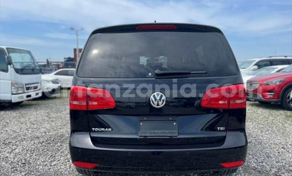Nunua Imported Volkswagen Touran Nyeusi Gari ndani ya Dar es Salaam nchini Dar es Salaam Nunua Imported Volkswagen Touran Nyeusi Gari ndani ya Dar es Salaam nchini Dar es Salaam