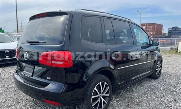 Nunua Imported Volkswagen Touran Nyeusi Gari ndani ya Dar es Salaam nchini Dar es Salaam Nunua Imported Volkswagen Touran Nyeusi Gari ndani ya Dar es Salaam nchini Dar es Salaam