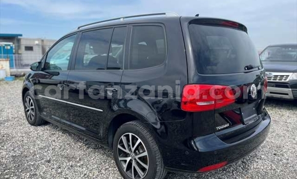 Nunua Imported Volkswagen Touran Nyeusi Gari ndani ya Dar es Salaam nchini Dar es Salaam Nunua Imported Volkswagen Touran Nyeusi Gari ndani ya Dar es Salaam nchini Dar es Salaam