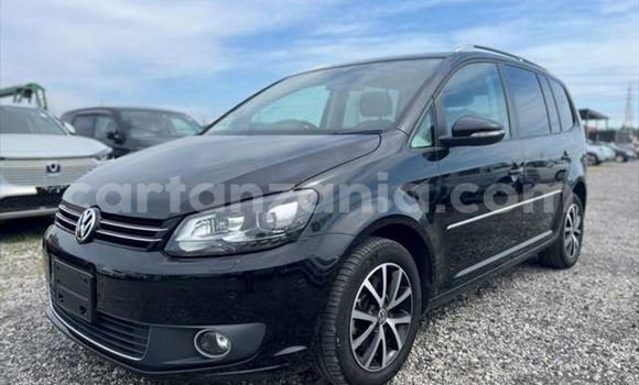 Nunua Imported Volkswagen Touran Nyeusi Gari ndani ya Dar es Salaam nchini Dar es Salaam Nunua Imported Volkswagen Touran Nyeusi Gari ndani ya Dar es Salaam nchini Dar es Salaam