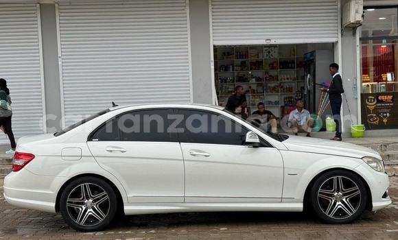 Buy Used Mercedes-Benz C-Classe White Car in Dar es Salaam in Dar es Salaam Buy Used Mercedes-Benz C-Classe White Car in Dar es Salaam in Dar es Salaam