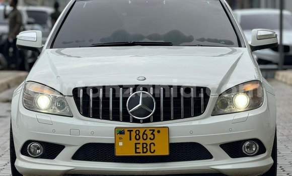 Buy Used Mercedes-Benz C-Classe White Car in Dar es Salaam in Dar es Salaam Buy Used Mercedes-Benz C-Classe White Car in Dar es Salaam in Dar es Salaam