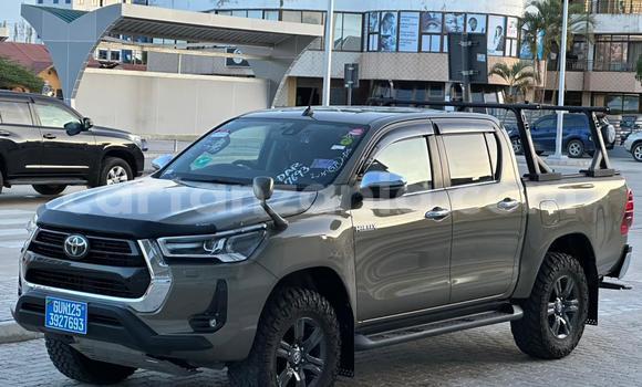 Nunua Imported Toyota Hilux Nyingine Gari ndani ya Dar es Salaam nchini Dar es Salaam