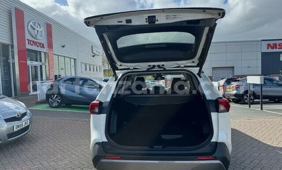 Buy Used Toyota RAV4 White Car in Biharamulo in Kagera Buy Used Toyota RAV4 White Car in Biharamulo in Kagera