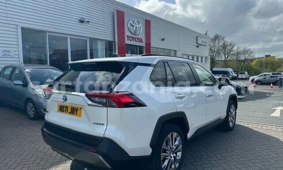 Buy Used Toyota RAV4 White Car in Biharamulo in Kagera Buy Used Toyota RAV4 White Car in Biharamulo in Kagera