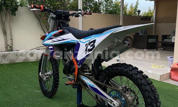 Buy Used KTM 125 Beige Bike in Arusha in Arusha