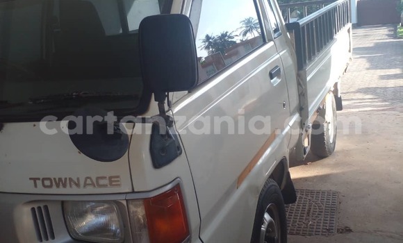 Nunua Ilio tumika Toyota LITEACE Nyeupe Lori ndani ya Dar es Salaam nchini Dar es Salaam Nunua Ilio tumika Toyota LITEACE Nyeupe Lori ndani ya Dar es Salaam nchini Dar es Salaam