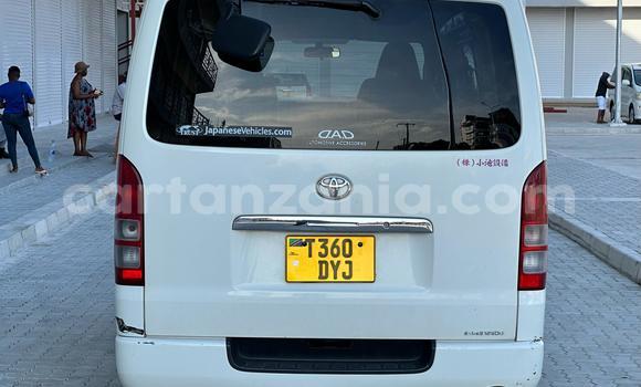 Buy Used Toyota HiAce White Truck in Dar es Salaam in Dar es Salaam Buy Used Toyota HiAce White Truck in Dar es Salaam in Dar es Salaam