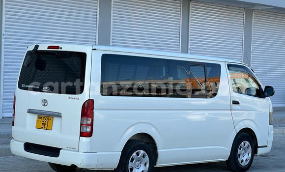 Buy Used Toyota HiAce White Truck in Dar es Salaam in Dar es Salaam Buy Used Toyota HiAce White Truck in Dar es Salaam in Dar es Salaam