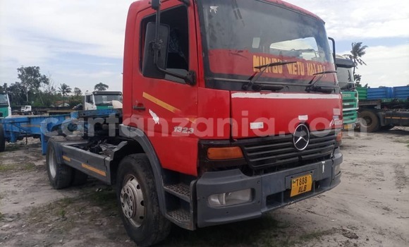 Buy Used Mercedes‒Benz Atego Red Truck in Dar es Salaam in Dar es Salaam