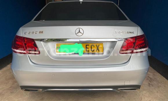 Nunua Ilio tumika Mercedes‒Benz E–Class Fedha Gari ndani ya Dar es Salaam nchini Dar es Salaam Nunua Ilio tumika Mercedes‒Benz E–Class Fedha Gari ndani ya Dar es Salaam nchini Dar es Salaam