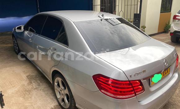 Nunua Ilio tumika Mercedes‒Benz E–Class Fedha Gari ndani ya Dar es Salaam nchini Dar es Salaam Nunua Ilio tumika Mercedes‒Benz E–Class Fedha Gari ndani ya Dar es Salaam nchini Dar es Salaam