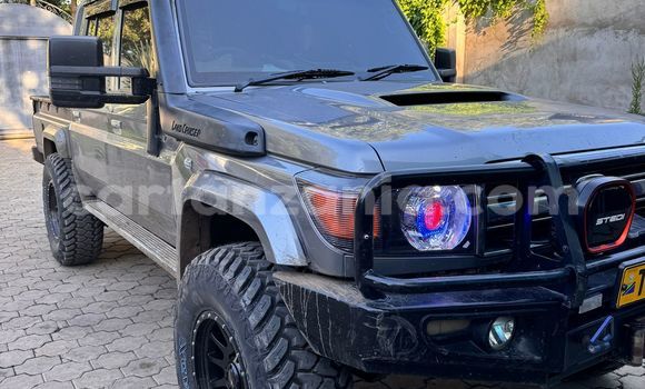 Nunua Ilio tumika Toyota Land Cruiser Beige Gari ndani ya Arusha nchini Arusha Nunua Ilio tumika Toyota Land Cruiser Beige Gari ndani ya Arusha nchini Arusha