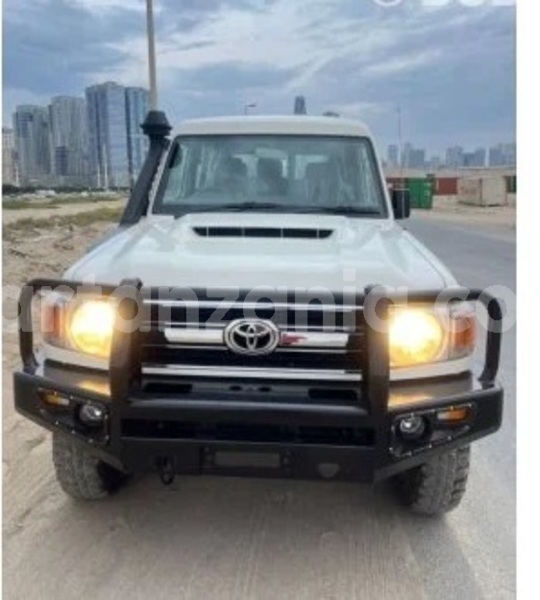 Big with watermark toyota land cruiser arusha import dubai 22102