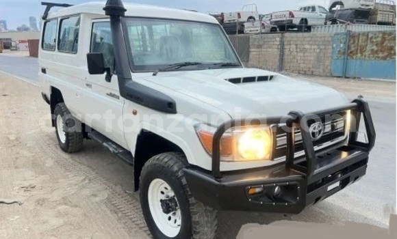 Nunua Imported Toyota Land Cruiser Nyeupe Gari ndani ya Import - Dubai nchini Arusha Nunua Imported Toyota Land Cruiser Nyeupe Gari ndani ya Import - Dubai nchini Arusha
