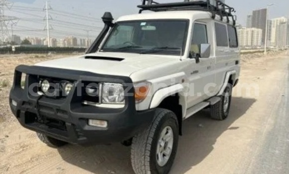 Buy Import Toyota Land Cruiser White Car in Import - Dubai in Arusha Buy Import Toyota Land Cruiser White Car in Import - Dubai in Arusha