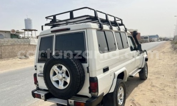 Buy Import Toyota Land Cruiser White Car in Import - Dubai in Arusha Buy Import Toyota Land Cruiser White Car in Import - Dubai in Arusha