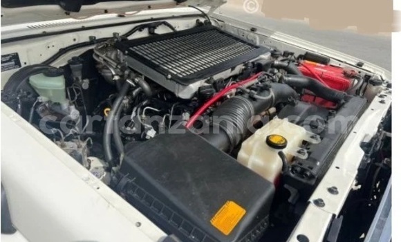 Buy Import Toyota Land Cruiser White Car in Import - Dubai in Arusha Buy Import Toyota Land Cruiser White Car in Import - Dubai in Arusha