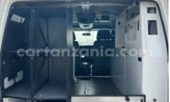 Buy Import Toyota Land Cruiser White Car in Import - Dubai in Arusha Buy Import Toyota Land Cruiser White Car in Import - Dubai in Arusha