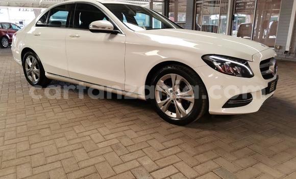 Nunua Ilio tumika Mercedes‒Benz C–Class Nyeupe Gari ndani ya Arusha nchini Arusha Nunua Ilio tumika Mercedes‒Benz C–Class Nyeupe Gari ndani ya Arusha nchini Arusha