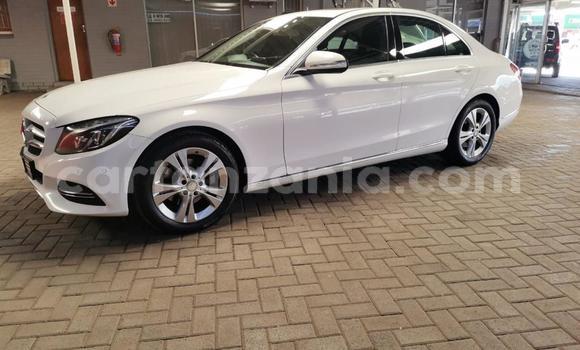 Nunua Ilio tumika Mercedes‒Benz C–Class Nyeupe Gari ndani ya Arusha nchini Arusha Nunua Ilio tumika Mercedes‒Benz C–Class Nyeupe Gari ndani ya Arusha nchini Arusha