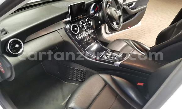 Nunua Ilio tumika Mercedes‒Benz C–Class Nyeupe Gari ndani ya Arusha nchini Arusha Nunua Ilio tumika Mercedes‒Benz C–Class Nyeupe Gari ndani ya Arusha nchini Arusha