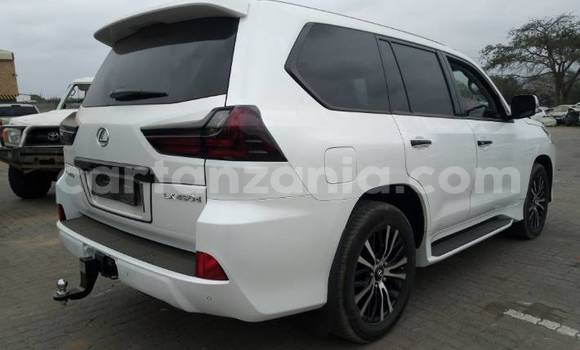 Nunua Ilio tumika Lexus LX Nyeupe Gari ndani ya Arusha nchini Arusha Nunua Ilio tumika Lexus LX Nyeupe Gari ndani ya Arusha nchini Arusha