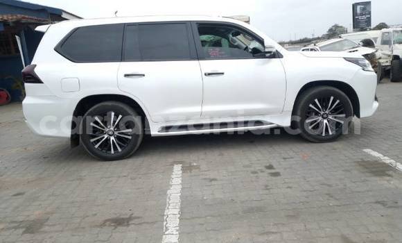 Nunua Ilio tumika Lexus LX Nyeupe Gari ndani ya Arusha nchini Arusha Nunua Ilio tumika Lexus LX Nyeupe Gari ndani ya Arusha nchini Arusha