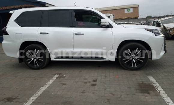 Nunua Ilio tumika Lexus LX Nyeupe Gari ndani ya Arusha nchini Arusha Nunua Ilio tumika Lexus LX Nyeupe Gari ndani ya Arusha nchini Arusha