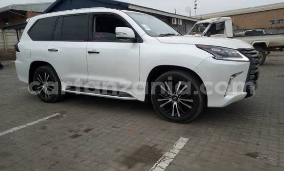 Nunua Ilio tumika Lexus LX Nyeupe Gari ndani ya Arusha nchini Arusha Nunua Ilio tumika Lexus LX Nyeupe Gari ndani ya Arusha nchini Arusha