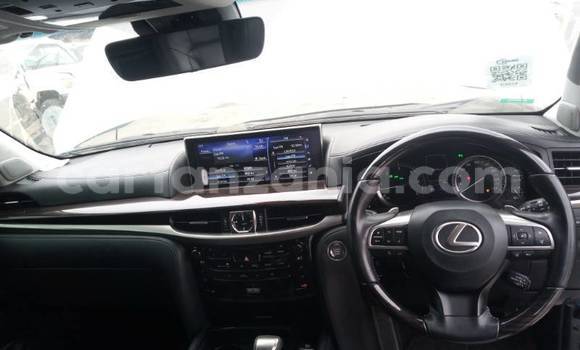 Nunua Ilio tumika Lexus LX Nyeupe Gari ndani ya Arusha nchini Arusha Nunua Ilio tumika Lexus LX Nyeupe Gari ndani ya Arusha nchini Arusha