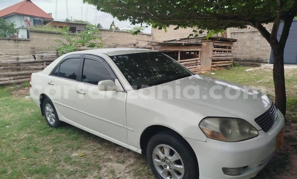 Nunua Ilio tumika Toyota Mark II Nyeupe Gari ndani ya Dar es Salaam nchini Dar es Salaam