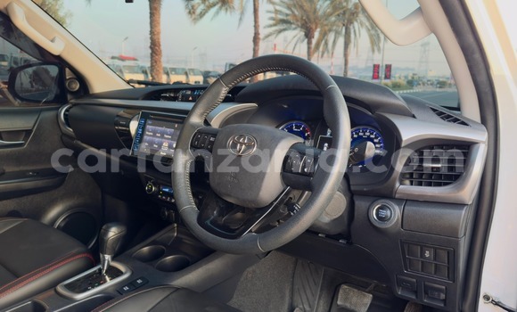 Nunua Imported Toyota Hiluxe Revo Nyeupe Gari ndani ya Dar es Salaam nchini Dar es Salaam Nunua Imported Toyota Hiluxe Revo Nyeupe Gari ndani ya Dar es Salaam nchini Dar es Salaam