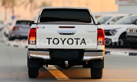 Nunua Imported Toyota Hiluxe Revo Nyeupe Gari ndani ya Dar es Salaam nchini Dar es Salaam Nunua Imported Toyota Hiluxe Revo Nyeupe Gari ndani ya Dar es Salaam nchini Dar es Salaam