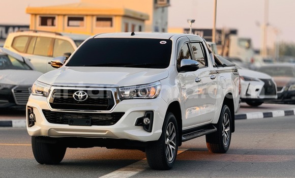 Nunua Imported Toyota Hiluxe Revo Nyeupe Gari ndani ya Dar es Salaam nchini Dar es Salaam Nunua Imported Toyota Hiluxe Revo Nyeupe Gari ndani ya Dar es Salaam nchini Dar es Salaam