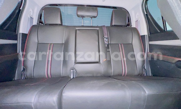 Nunua Imported Toyota Hiluxe Revo Nyeupe Gari ndani ya Dar es Salaam nchini Dar es Salaam Nunua Imported Toyota Hiluxe Revo Nyeupe Gari ndani ya Dar es Salaam nchini Dar es Salaam