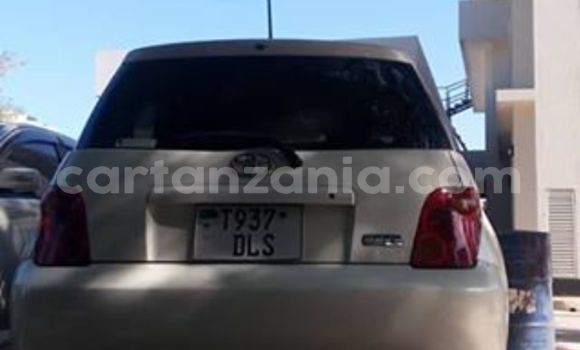 Buy Used Toyota IST White Car in Dar es Salaam in Dar es Salaam Buy Used Toyota IST White Car in Dar es Salaam in Dar es Salaam