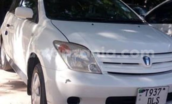 Buy Used Toyota IST White Car in Dar es Salaam in Dar es Salaam Buy Used Toyota IST White Car in Dar es Salaam in Dar es Salaam