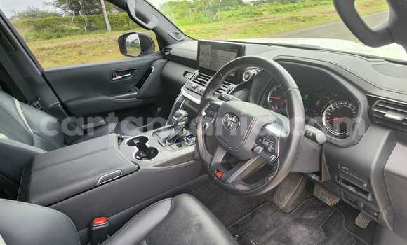 Buy Used Toyota Land Cruiser White Car in Dar es Salaam in Dar es Salaam Buy Used Toyota Land Cruiser White Car in Dar es Salaam in Dar es Salaam
